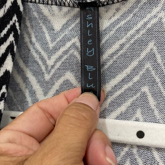 Ashley blu 3/4 ruched sleeve asymmetrical mosaic print cardigan size L - Picture 5 of 8